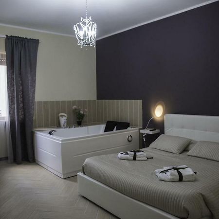 Il Centro Short Lets Hotel Valguarnera Caropepe Ngoại thất bức ảnh