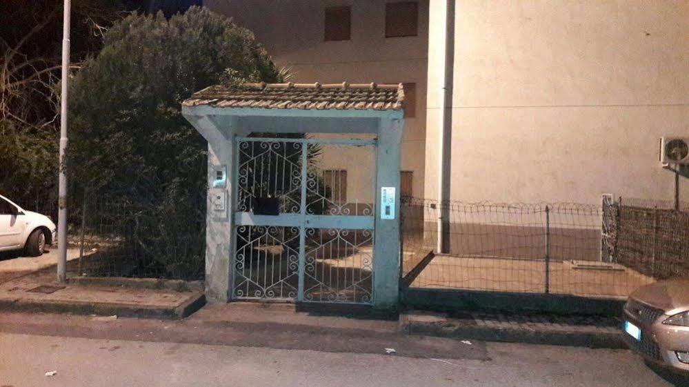 Il Centro Short Lets Hotel Valguarnera Caropepe Ngoại thất bức ảnh