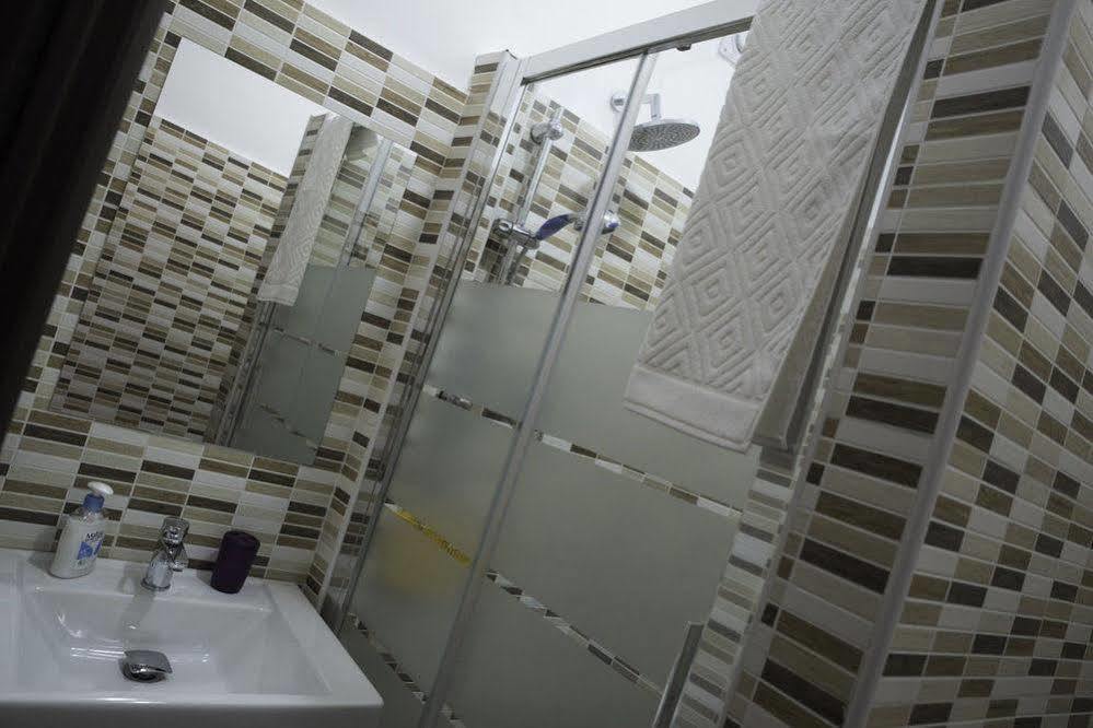 Il Centro Short Lets Hotel Valguarnera Caropepe Ngoại thất bức ảnh