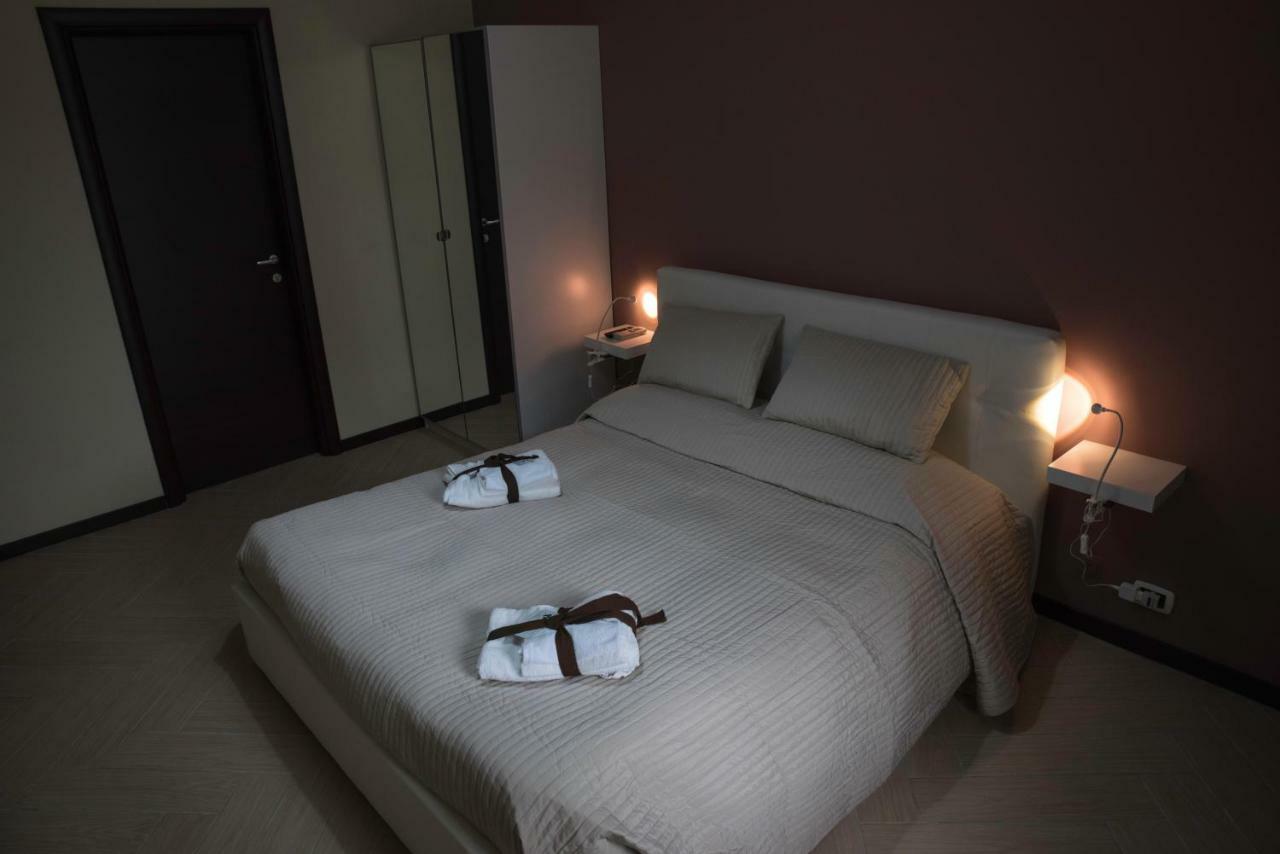 Il Centro Short Lets Hotel Valguarnera Caropepe Ngoại thất bức ảnh