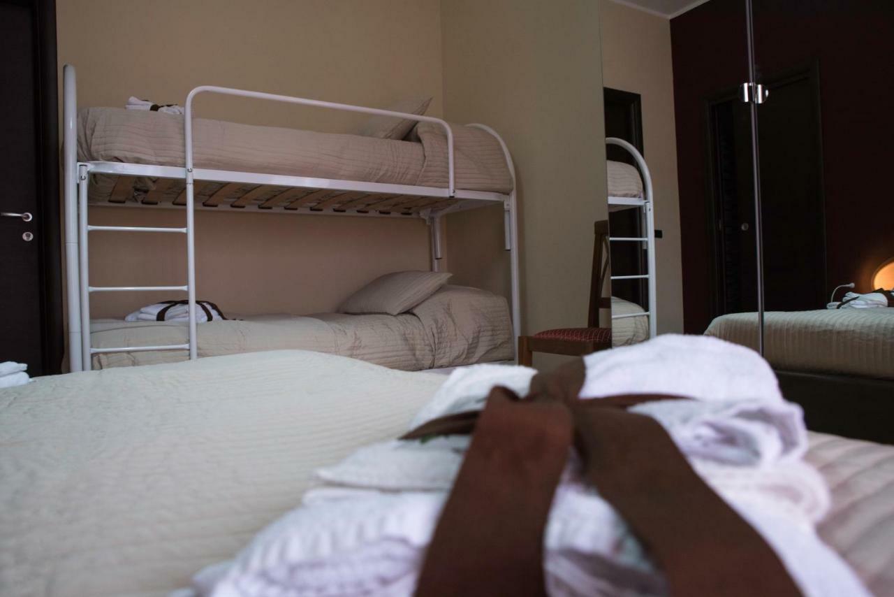Il Centro Short Lets Hotel Valguarnera Caropepe Ngoại thất bức ảnh
