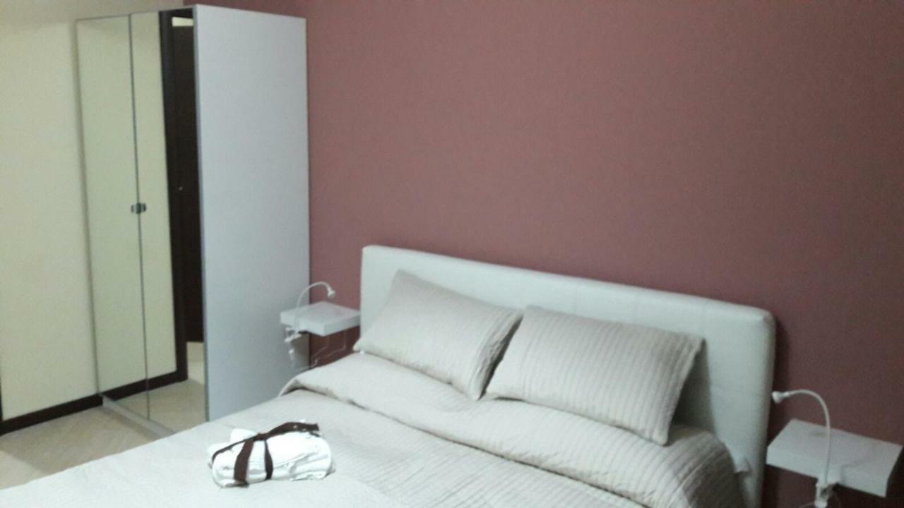 Il Centro Short Lets Hotel Valguarnera Caropepe Ngoại thất bức ảnh